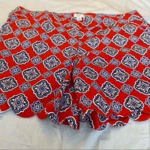Crown & Ivy medallion Shelby shorts